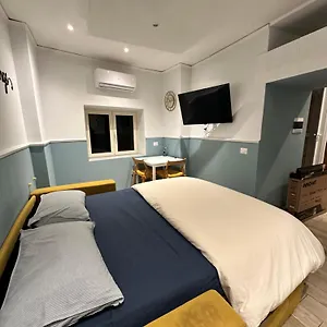 Pazz House , Nápoles Italia