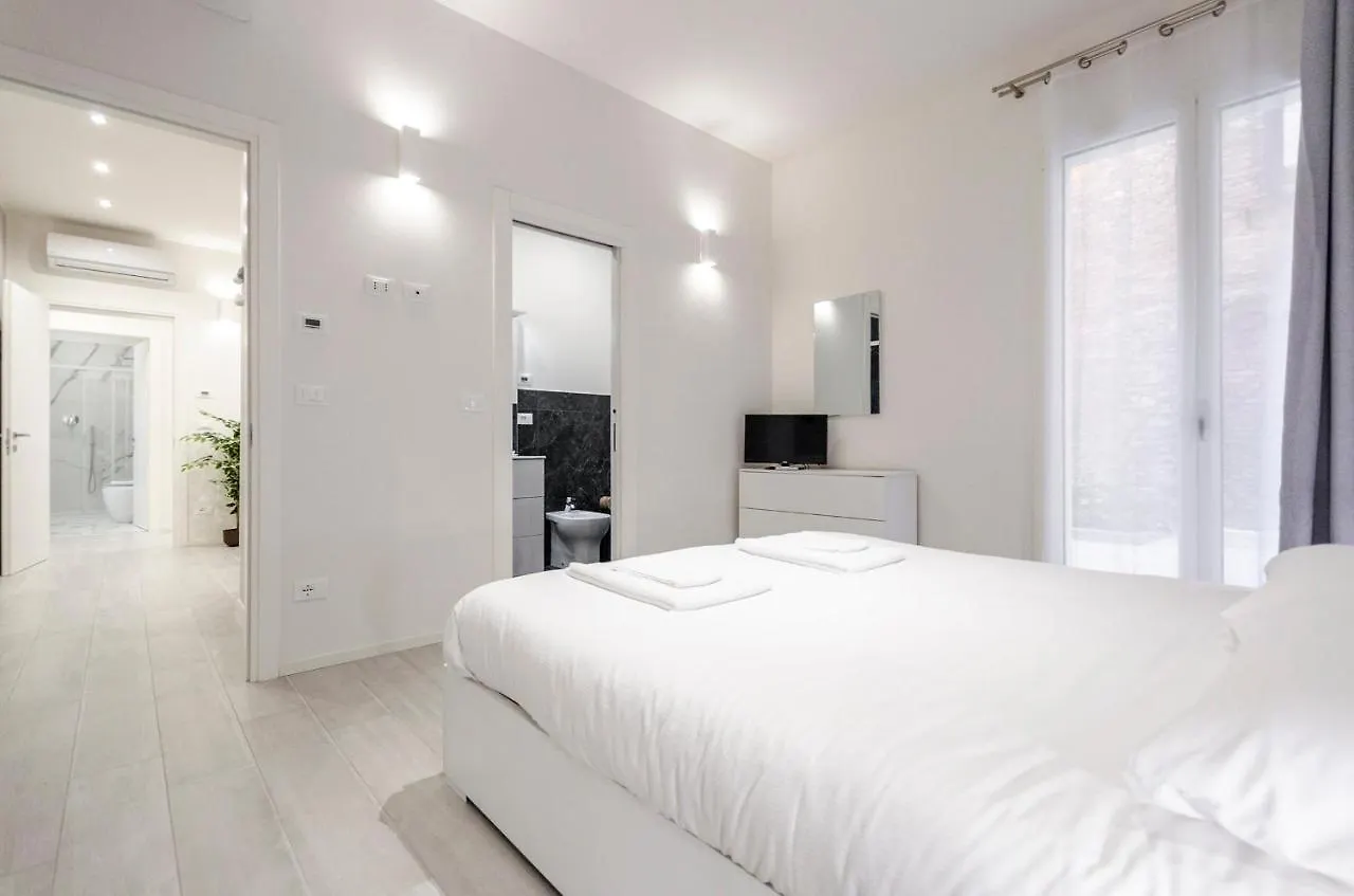 Dimora Santo Stefano: Ampia, Con Giardino Privato Apartman Bologna