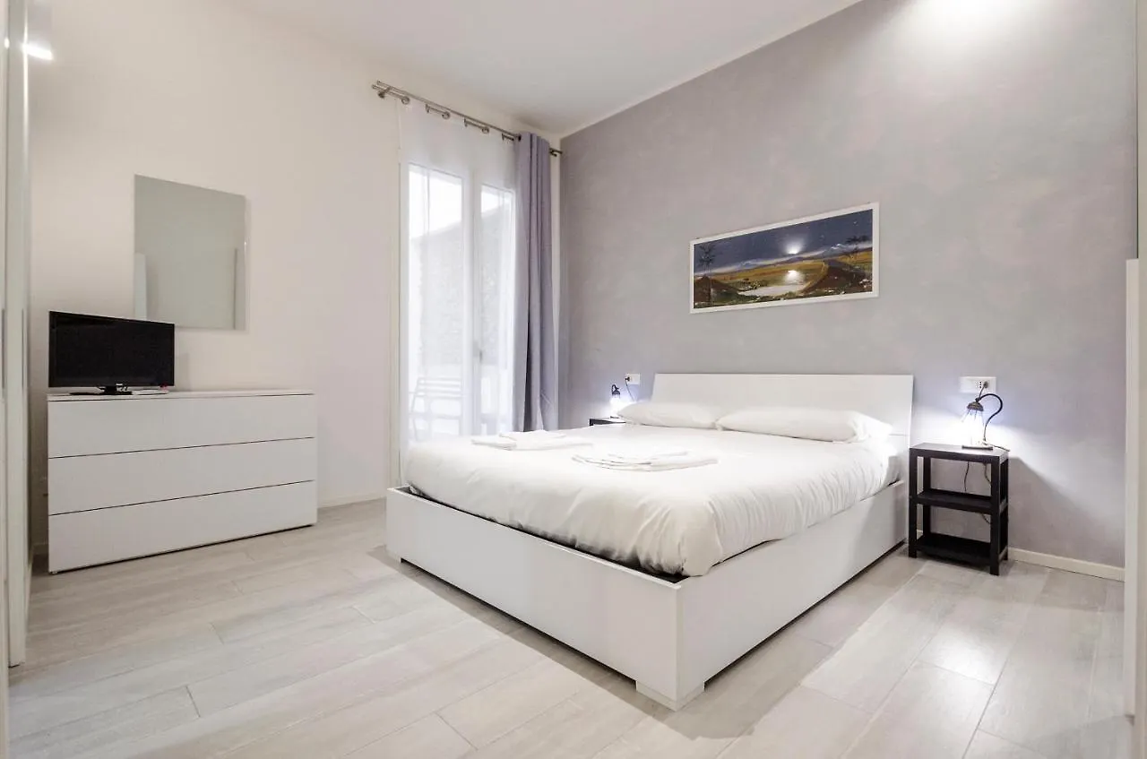 Dimora Santo Stefano: Ampia, Con Giardino Privato Apartman Bologna