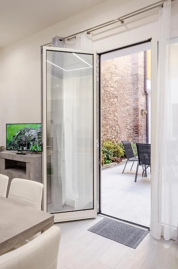 Dimora Santo Stefano: Ampia, Con Giardino Privato Apartman Bologna