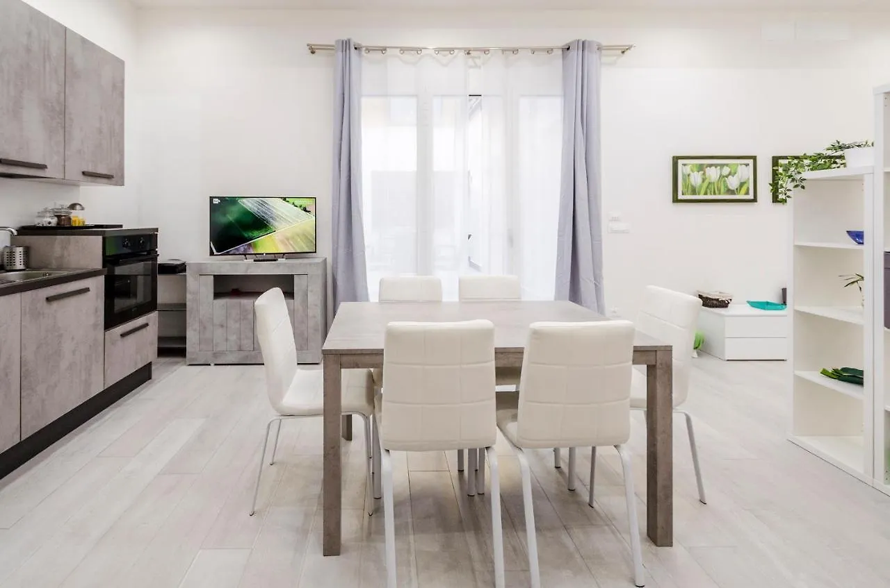 Dimora Santo Stefano: Ampia, Con Giardino Privato Apartman Bologna
